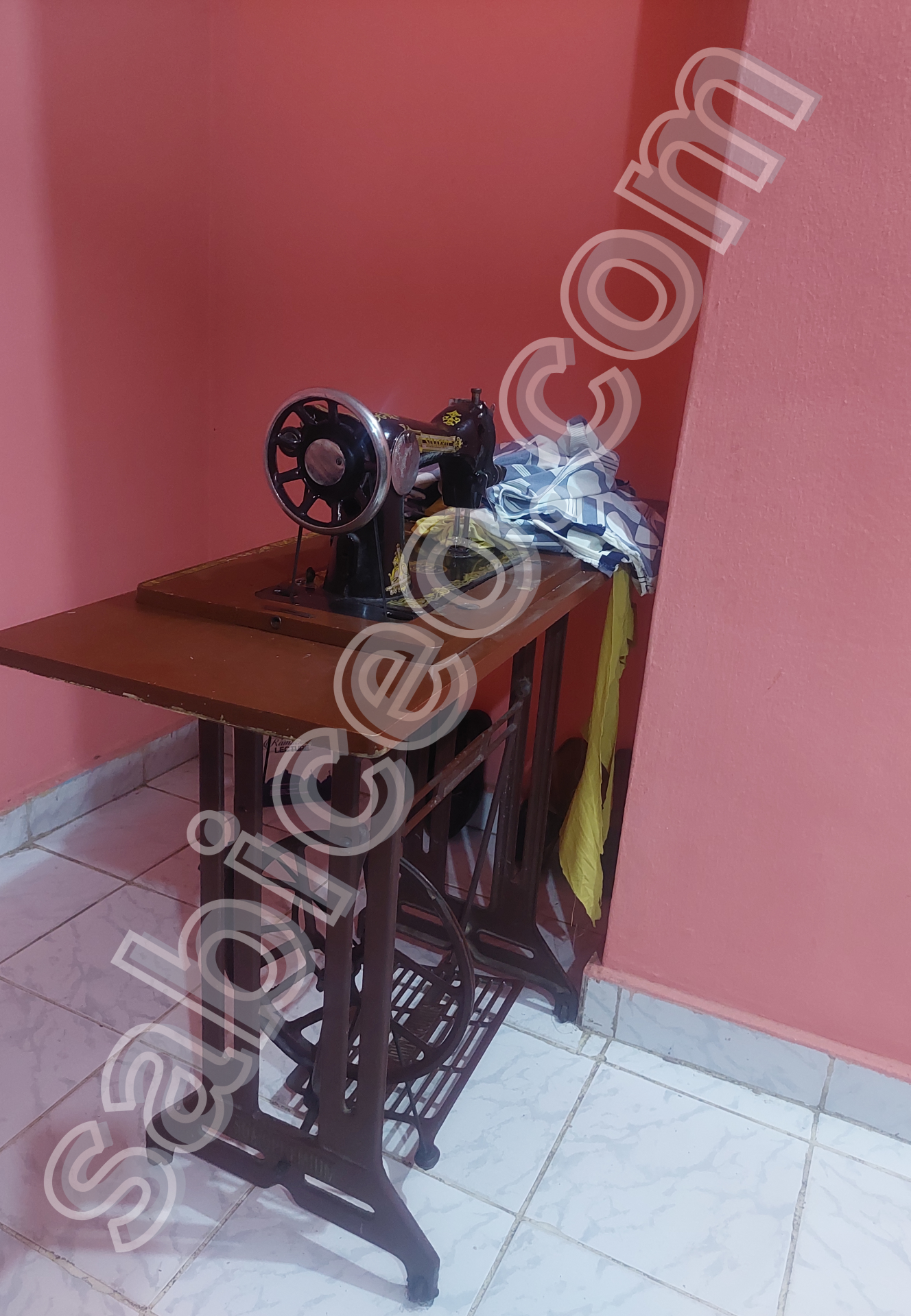 manual sewing machine